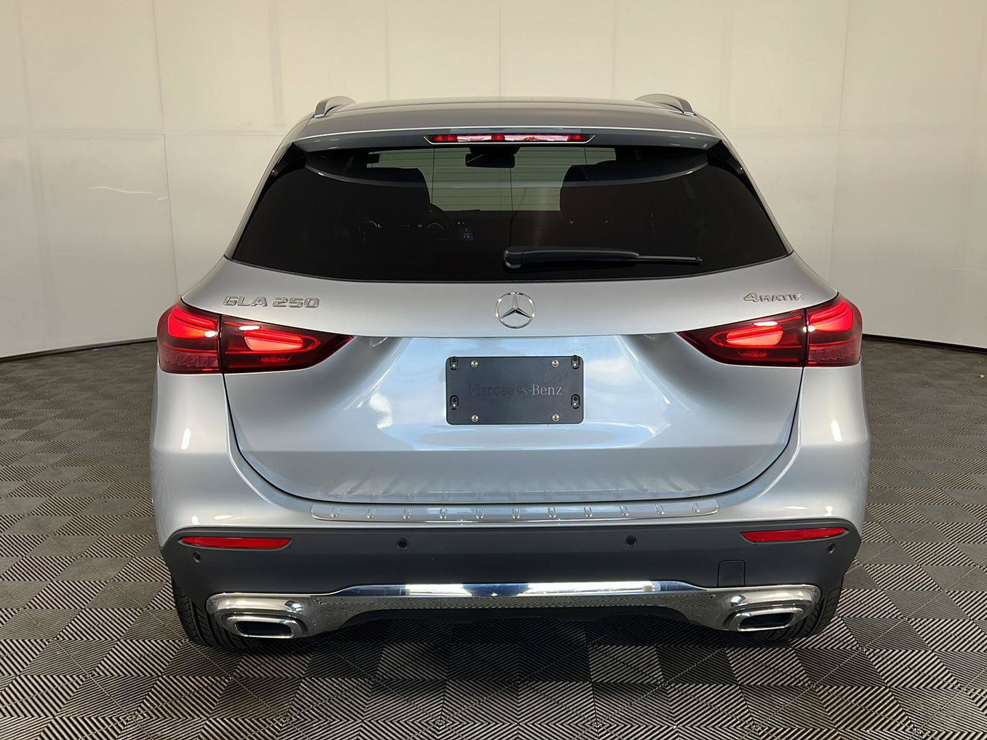 Certified 2025 Mercedes-Benz GLA 250 4MATIC image 18