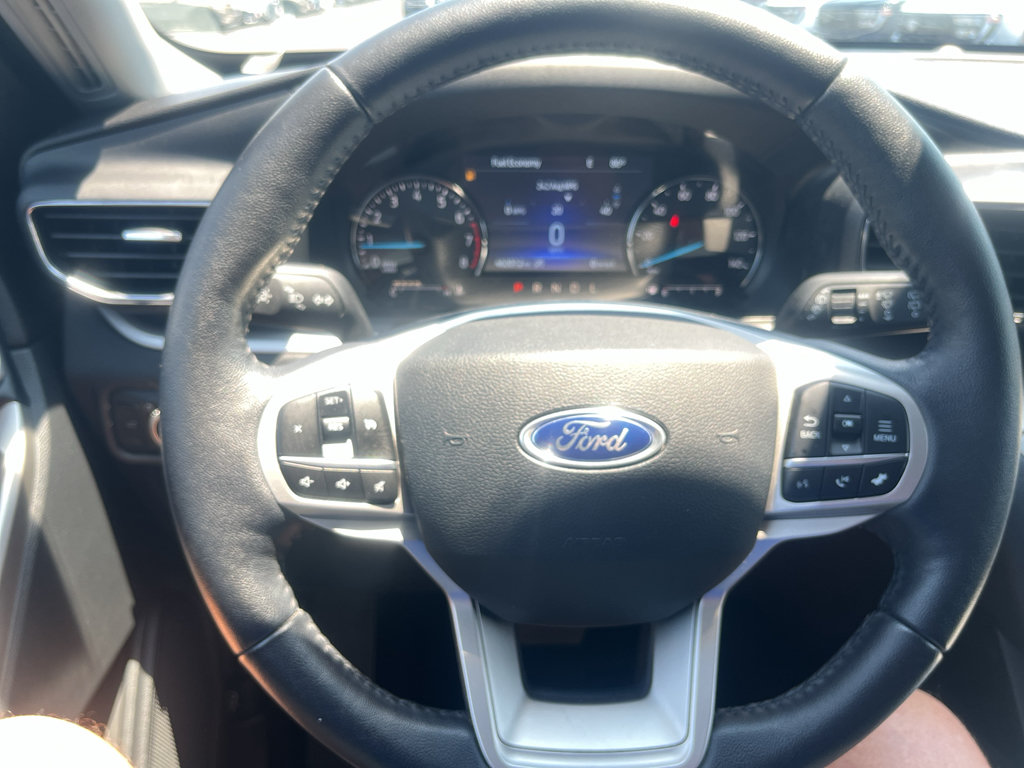Certified 2021 Ford Explorer XLT w/ Equipment Group 202A AWD/4WD image 18