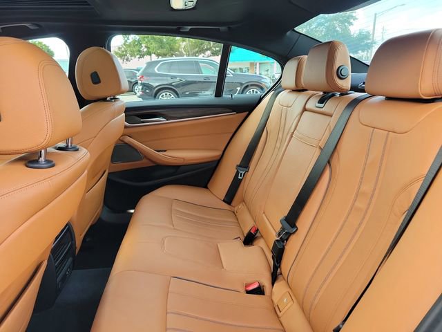 Used 2020 BMW 530e xDrive w/ Premium Package image 12