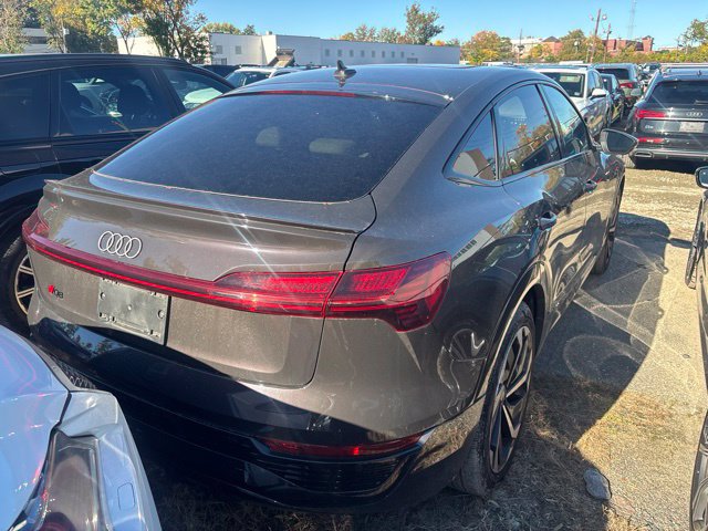Certified 2024 Audi Q8 e-tron Premium Plus w/ Premium Plus Package AWD/4WD image 8