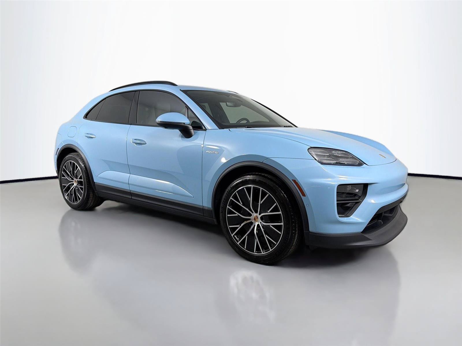 Certified 2026 Porsche Macan Electric RWD image 9