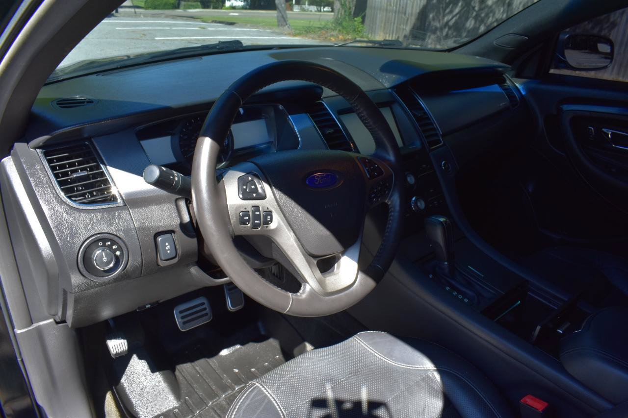 Used 2015 Ford Taurus SHO AWD/4WD image 14