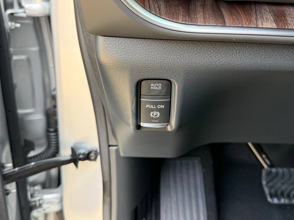 New 2026 Nissan Armada SL w/ Captain's Chari Seat Package AWD/4WD image 15