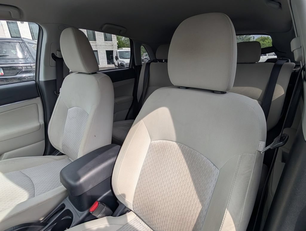 Used 2017 Mitsubishi Outlander Sport ES AWD/4WD image 16