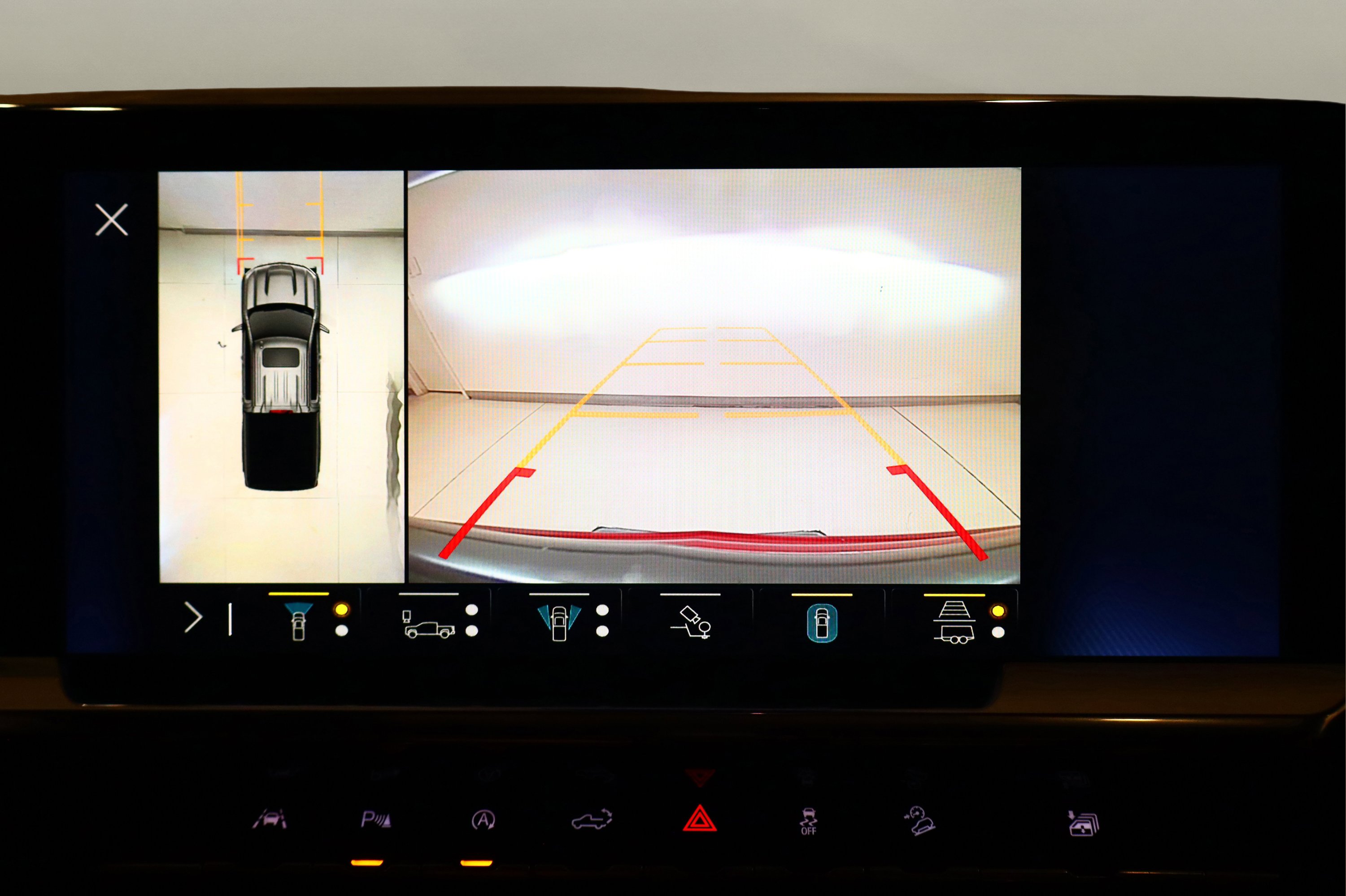 Used 2023 Chevrolet Silverado 1500 High Country w/ Z71 Off-Road Package image 35