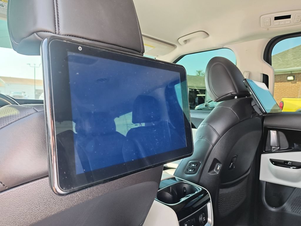 Used 2022 Kia Carnival SX FWD image 21