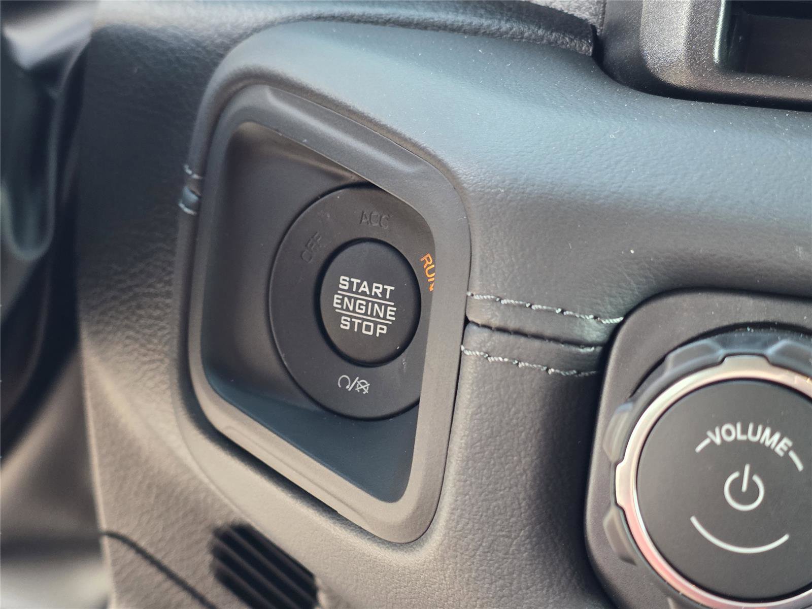 New 2026 Jeep Wrangler Unlimited Rubicon w/ Xtreme 35 Tire Package image 22