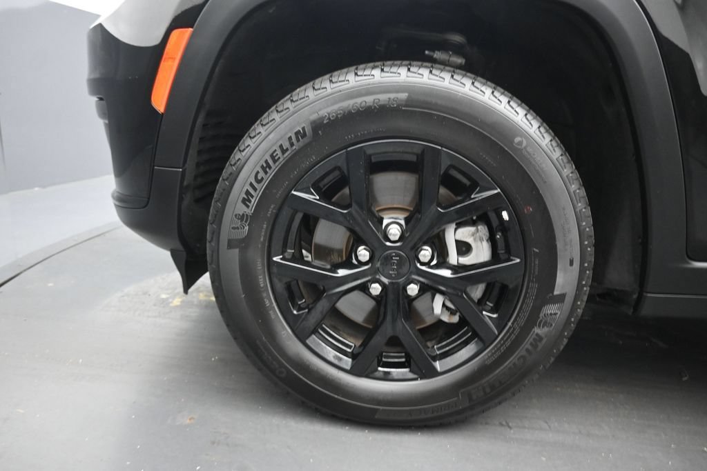Used 2025 Jeep Grand Cherokee L Altitude AWD/4WD image 64