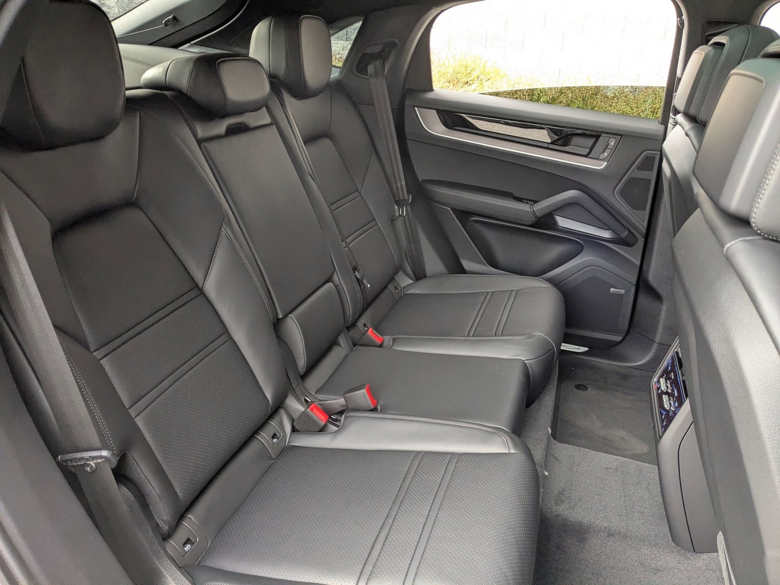 New 2026 Porsche Cayenne Coupe image 25