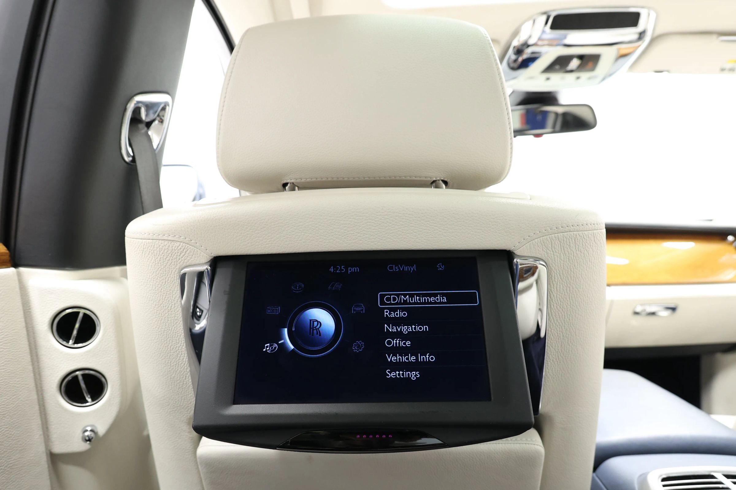 Used 2011 Rolls-Royce Ghost image 50