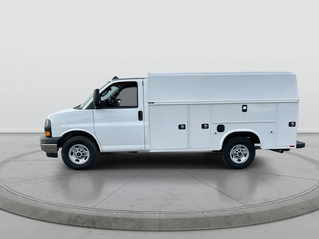 New 2025 GMC Savana 3500 w/ Power Convenience Package RWD image 5