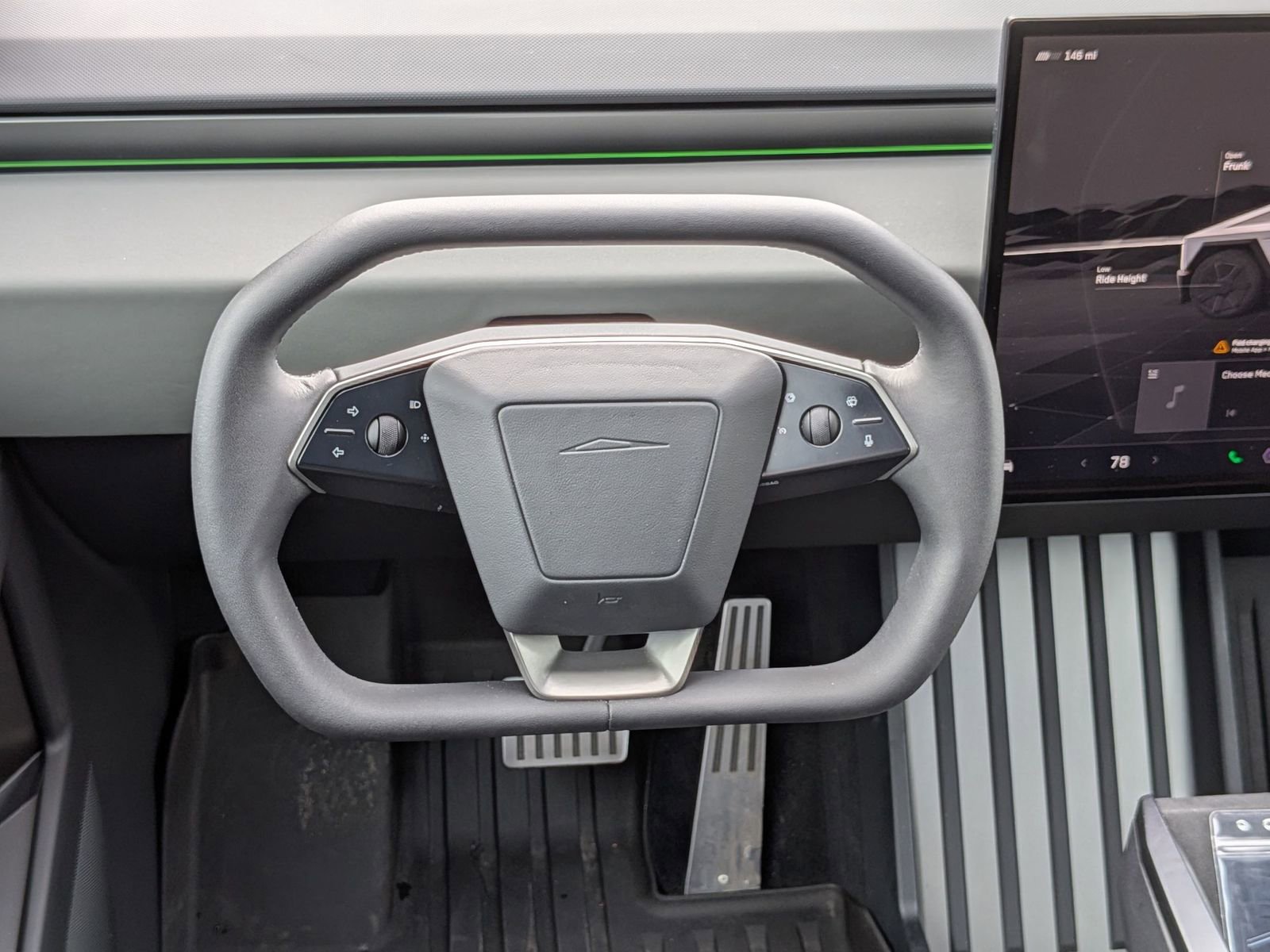 Used 2024 Tesla Cybertruck AWD Crew Cab image 30