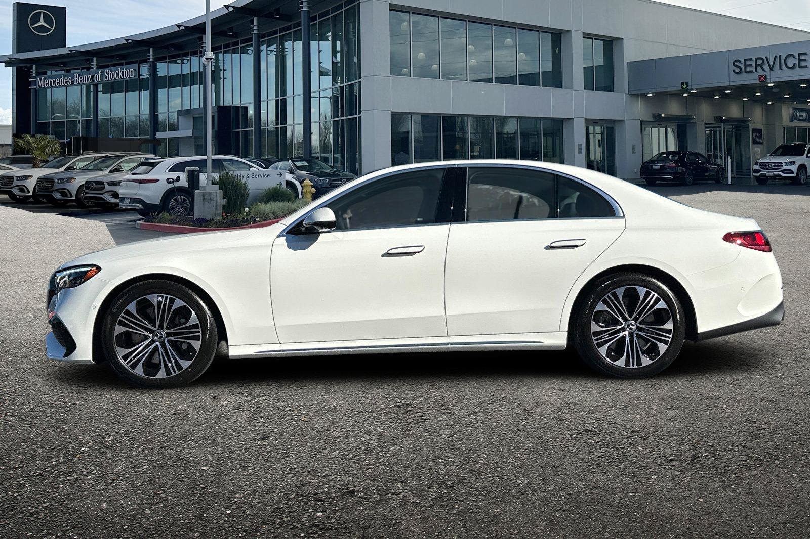 New 2026 Mercedes-Benz E 450 4MATIC Sedan image 7