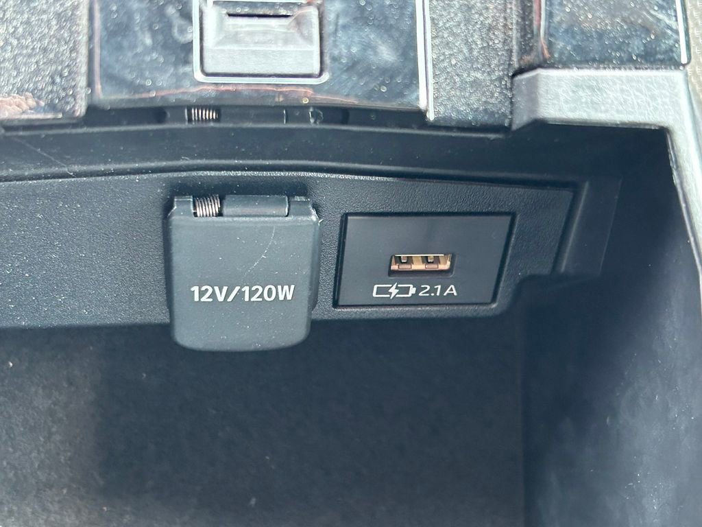 Used 2021 Toyota Corolla SE image 28