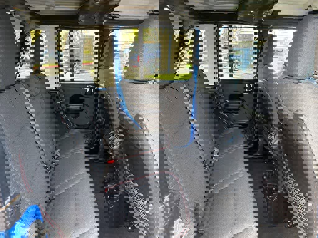 Used 2024 Jeep Wrangler Unlimited Rubicon image 31