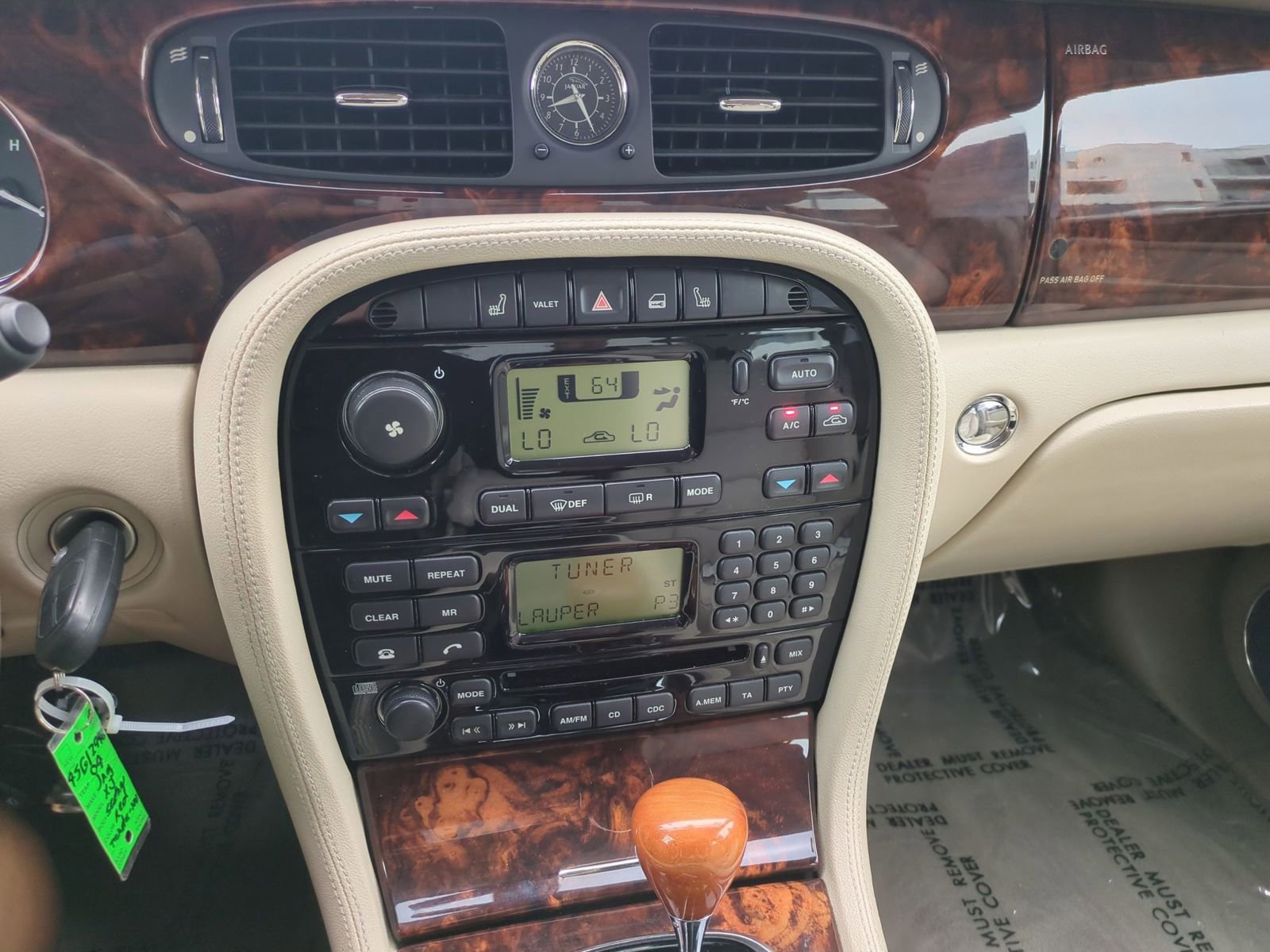Used 2004 Jaguar XJ8 RWD image 20
