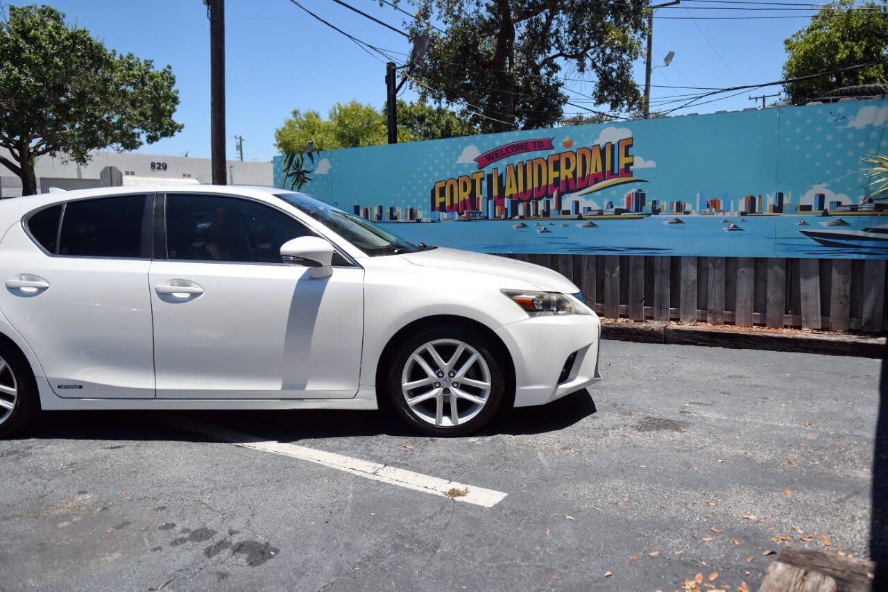 Used 2015 Lexus CT 200h FWD image 37