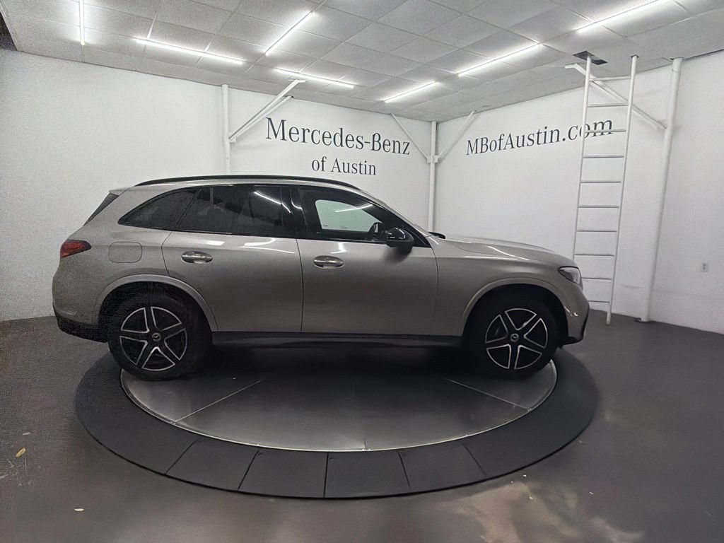 Used 2023 Mercedes-Benz GLC 300 4MATIC image 9