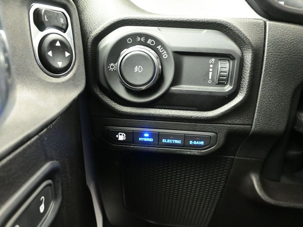 Used 2025 Jeep Wrangler Willys 4xe image 18