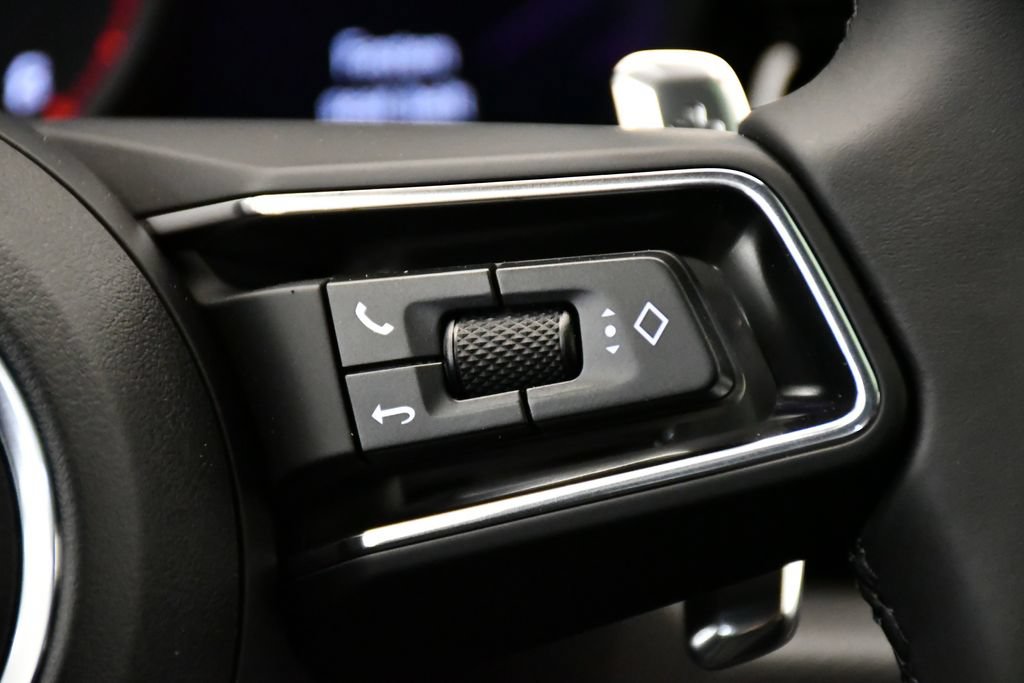 Certified 2026 Porsche Macan AWD/4WD image 30