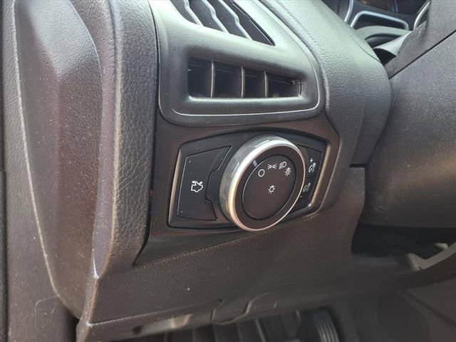 Used 2015 Ford Focus SE image 8
