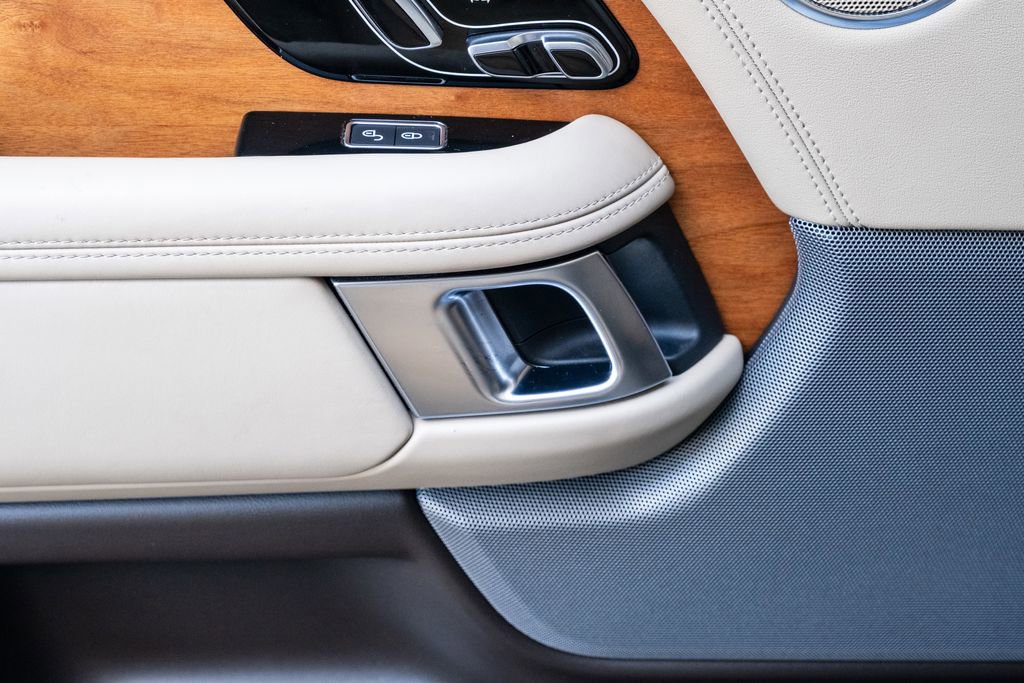 Used 2019 Land Rover Range Rover HSE image 11