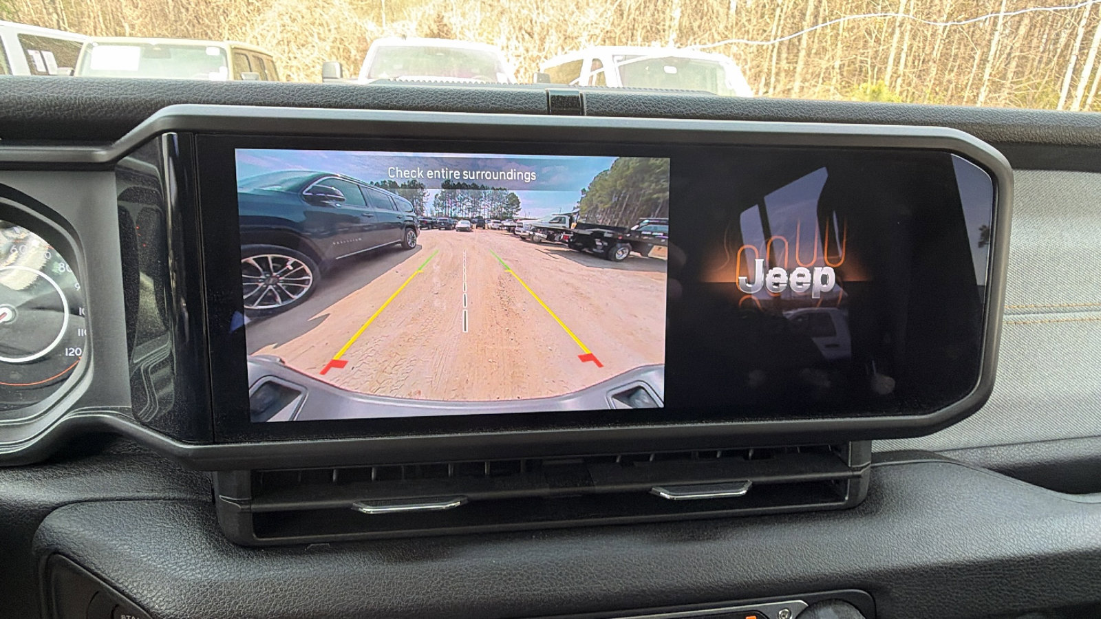 Used 2025 Jeep Gladiator Sport image 32