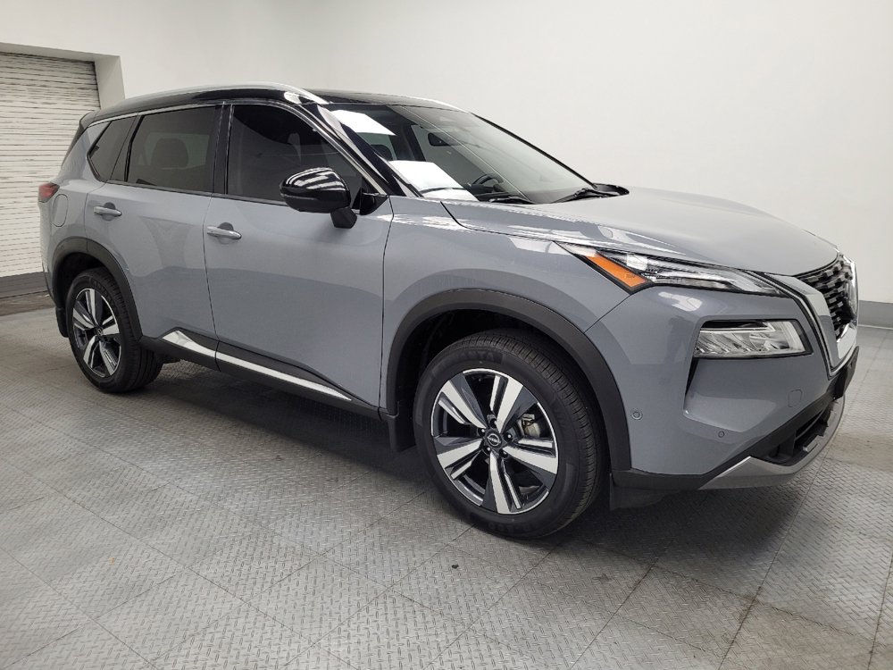 Used 2023 Nissan Rogue SL w/ SL Premium Package image 11