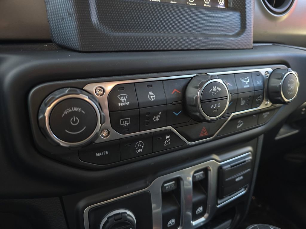 Used 2018 Jeep Wrangler Sport S image 25