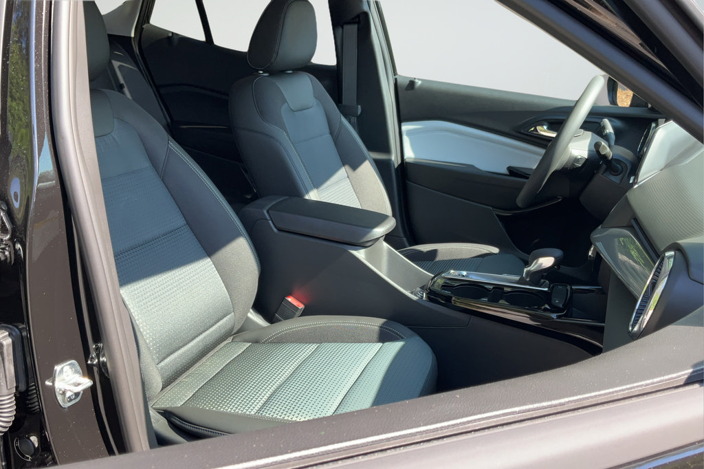 New 2026 Chevrolet Trax LT FWD image 18