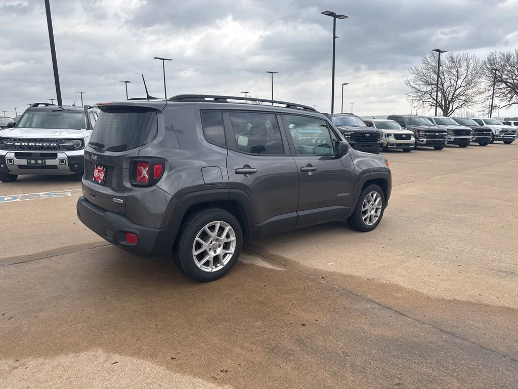 Used 2020 Jeep Renegade Latitude image 3
