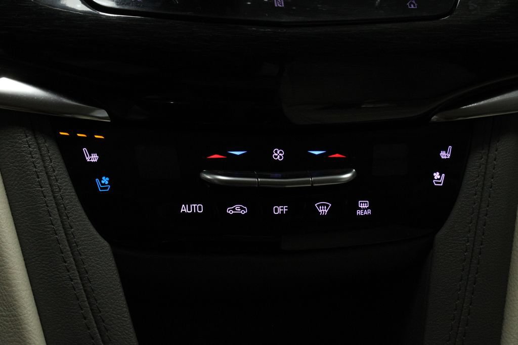 Used 2020 Cadillac XT6 Premium Luxury FWD image 29
