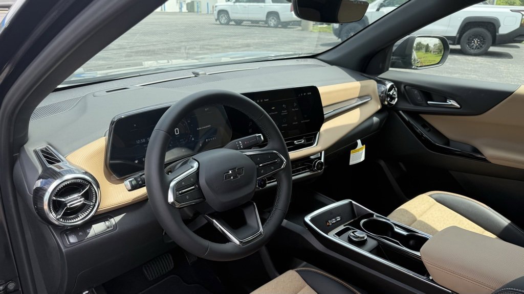 New 2026 Chevrolet Equinox ACTIV w/ Safety and Technology Package image 13