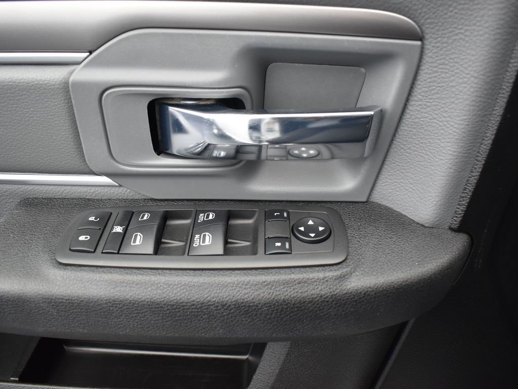 Used 2022 RAM 1500 Classic SLT image 27