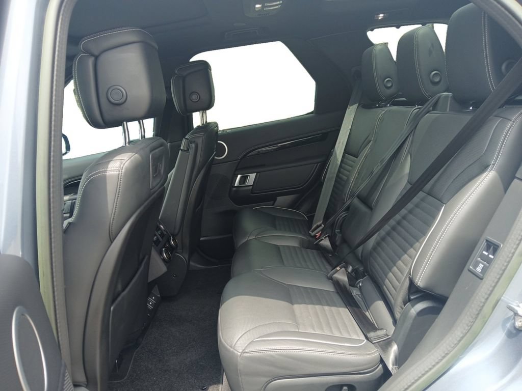 Used 2023 Land Rover Discovery Metropolitan Edition AWD/4WD image 13