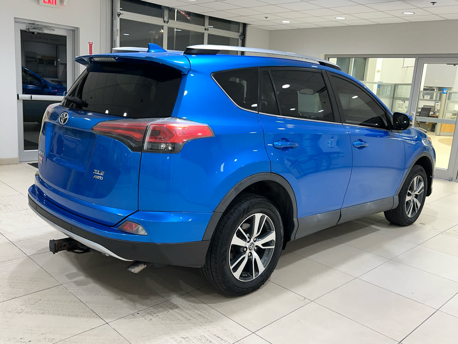 Used 2016 Toyota RAV4 XLE w/ Convenience Package AWD/4WD image 7