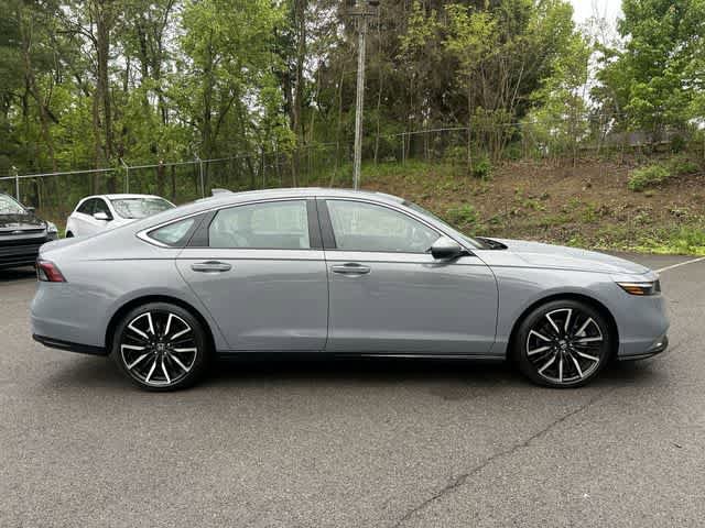 Used 2025 Honda Accord Touring image 3