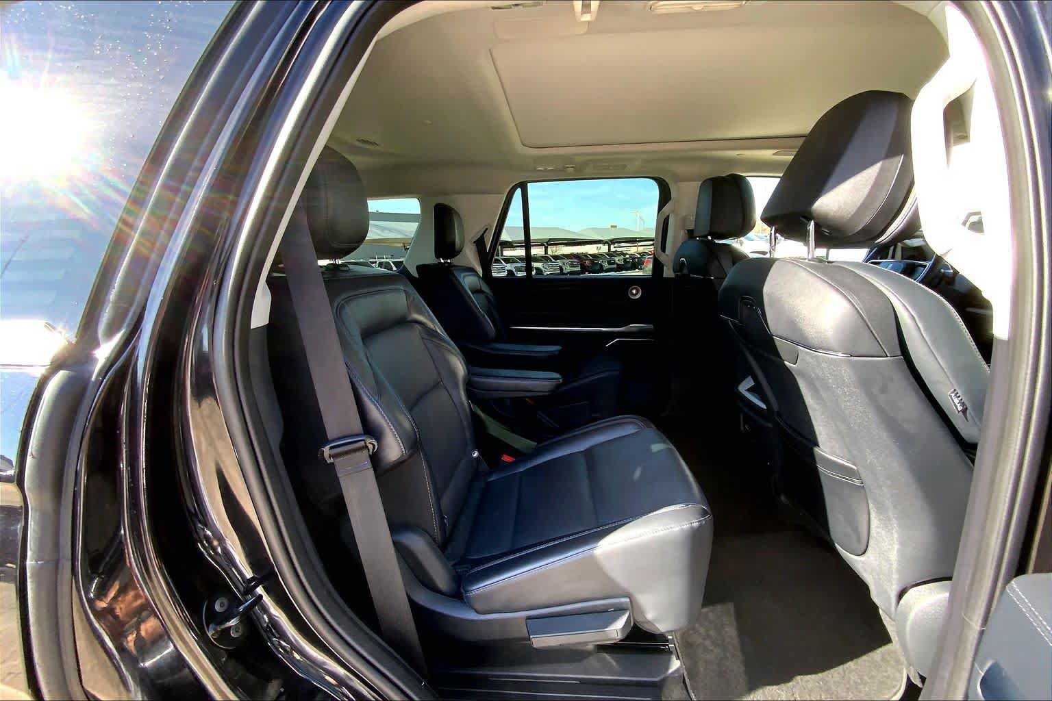 Used 2025 Lincoln Navigator Reserve AWD/4WD image 36