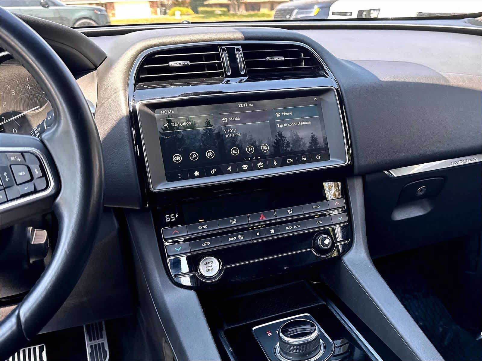 Used 2019 Jaguar F-PACE Premium AWD/4WD image 6