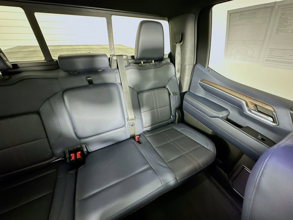 Used 2022 Chevrolet Silverado 1500 High Country w/ High Country Premium Package AWD/4WD image 14