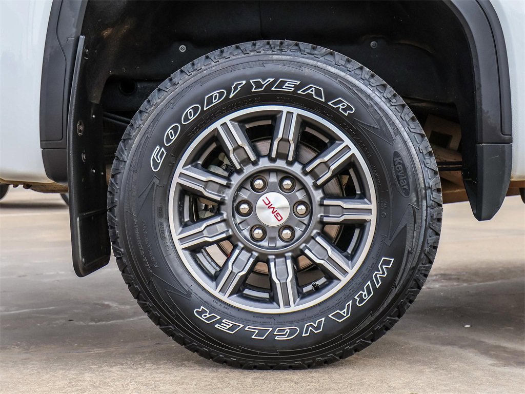 Used 2024 GMC Sierra 1500 AT4 w/ Technology Package image 9