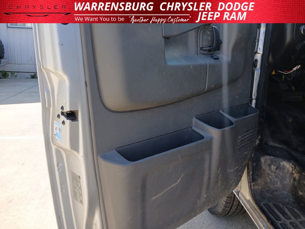 Used 2017 Chevrolet Express 2500 Extended RWD image 11