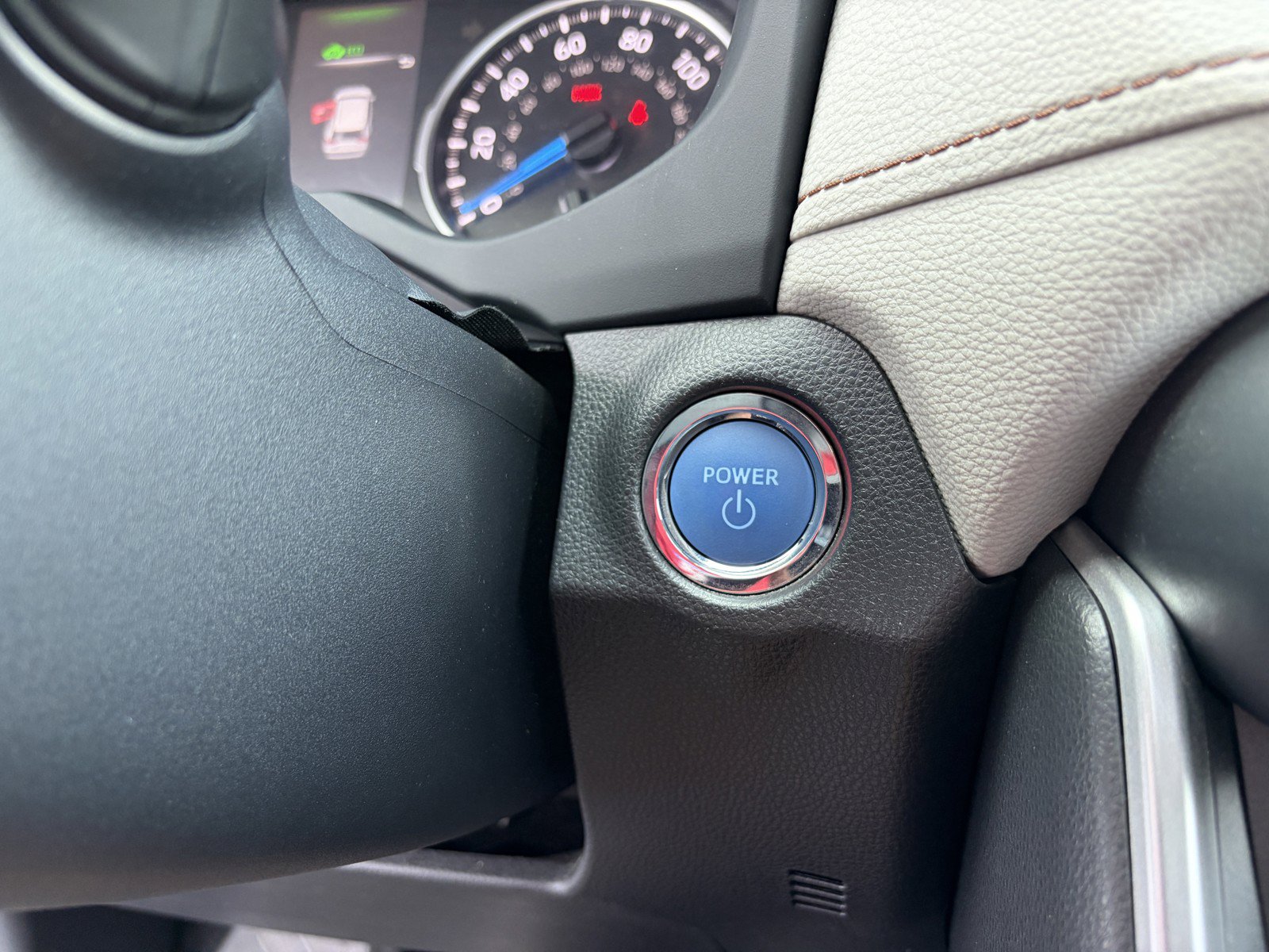 Used 2022 Toyota RAV4 XLE Premium AWD/4WD image 24