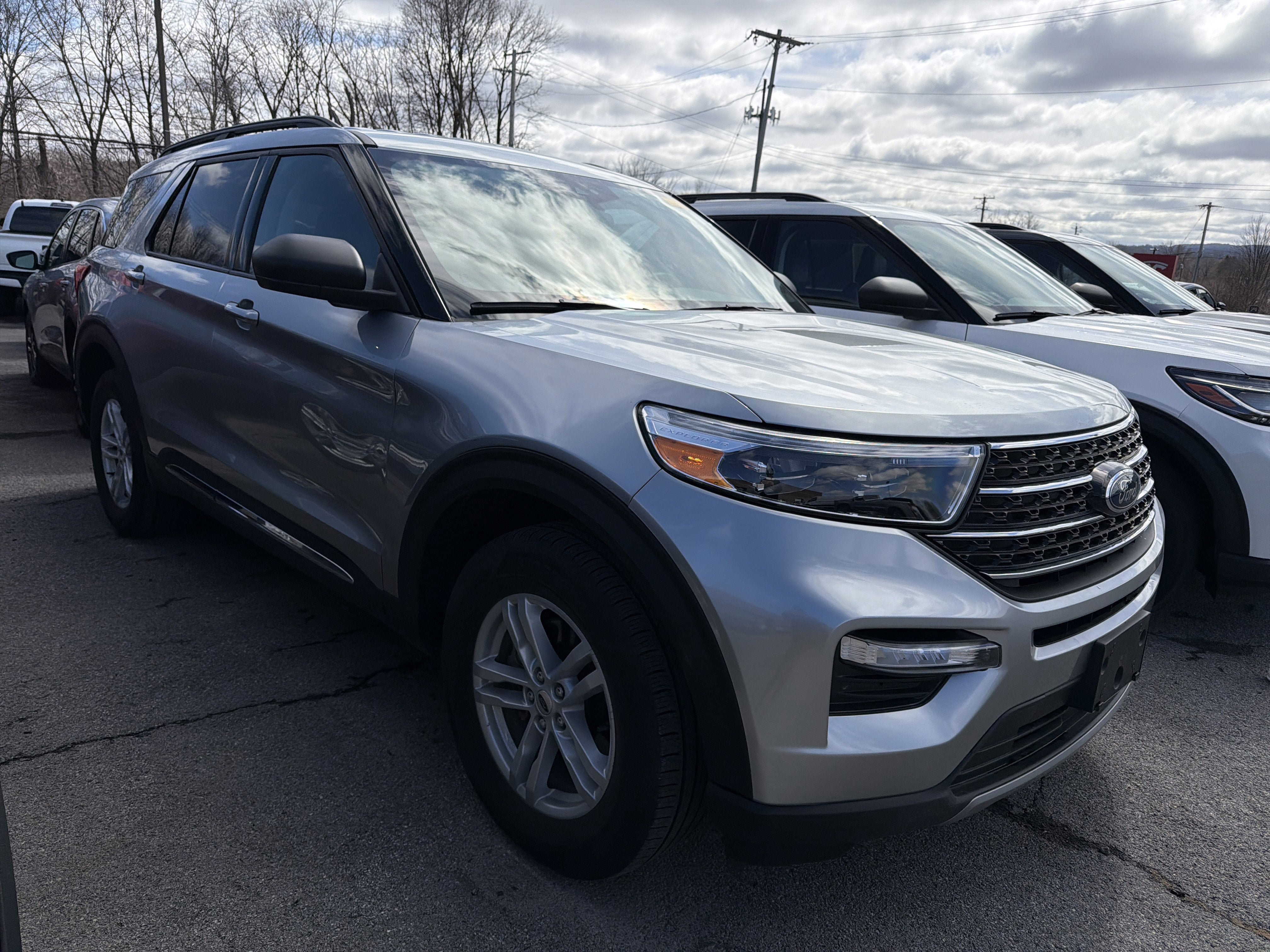 Used 2024 Ford Explorer XLT w/ Equipment Group 202A image 2