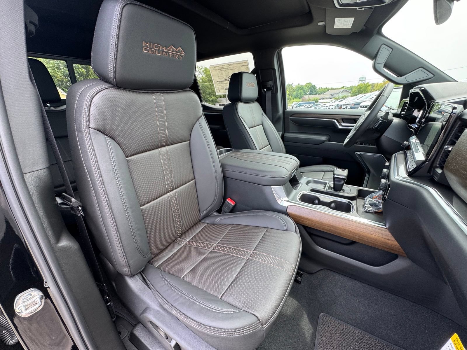 New 2026 Chevrolet Silverado 1500 High Country w/ Midnight Edition AWD/4WD image 35