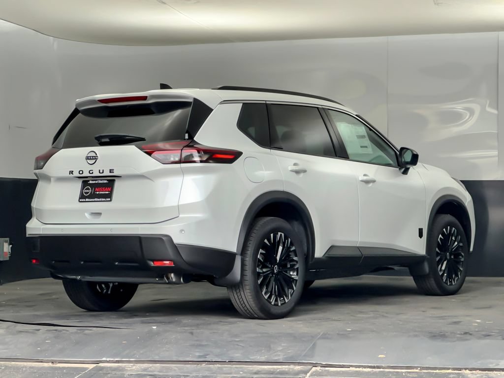 Used 2026 Nissan Rogue Dark Armor FWD image 3