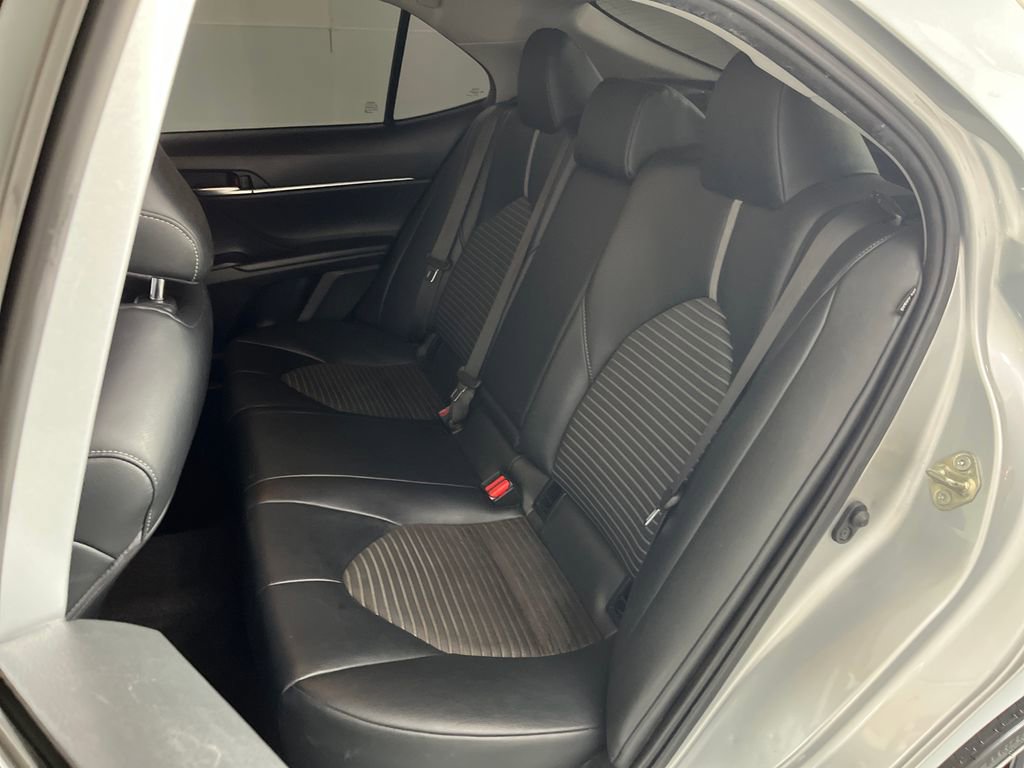 Used 2020 Toyota Camry SE FWD image 19