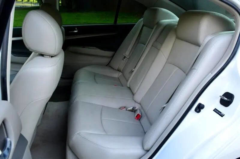 Used 2015 INFINITI Q40 w/ Moonroof Package image 13