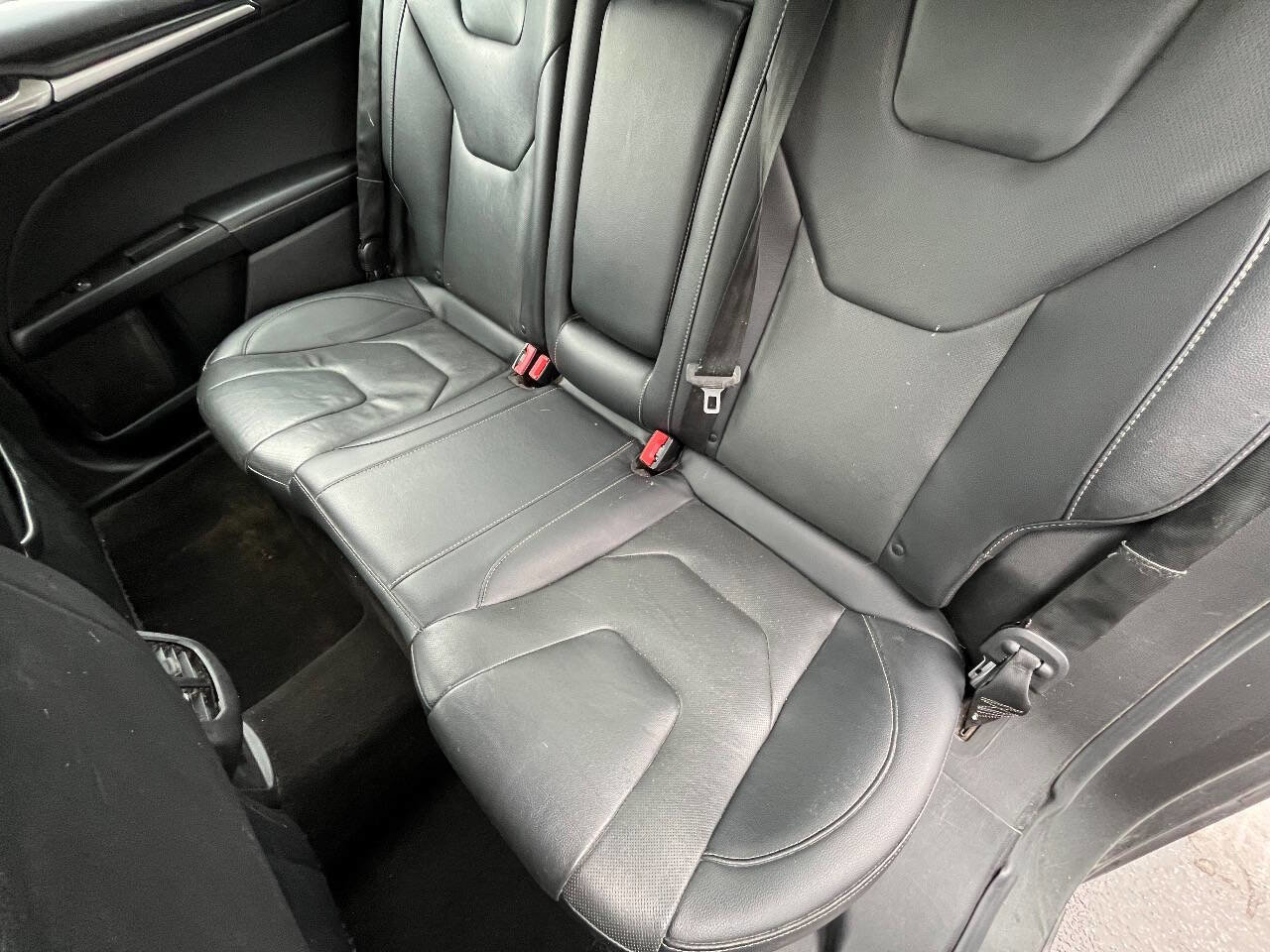 Used 2019 Ford Fusion Energi Titanium FWD image 12