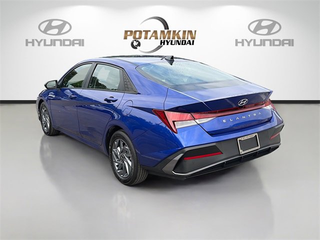 Used 2024 Hyundai Elantra SEL image 7